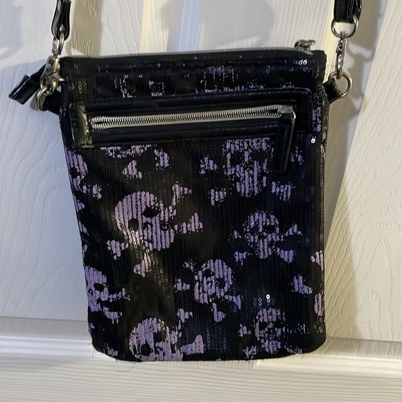 Betsy Johnson sequin purse - Picture 5 of 10